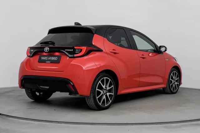 Toyota Yaris (2021) thumbnail 2