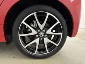 Toyota Yaris (2021) thumbnail 23