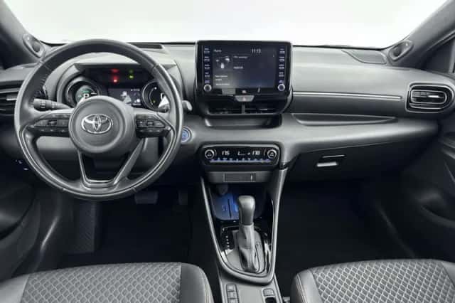 Toyota Yaris (2021) thumbnail 4