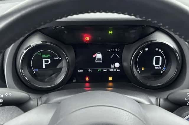 Toyota Yaris (2021) thumbnail 5