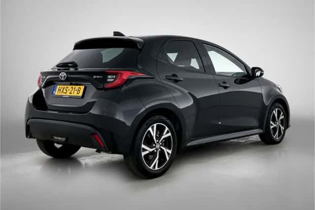Toyota Yaris (2025) thumbnail 2