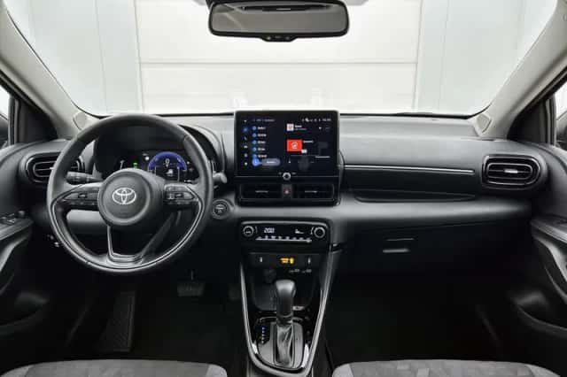 Toyota Yaris (2025) thumbnail 4