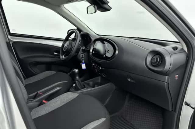Toyota Aygo (2024) thumbnail 6