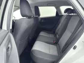 Toyota Auris (2018) thumbnail 17