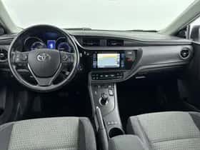 Toyota Auris (2018) thumbnail 4