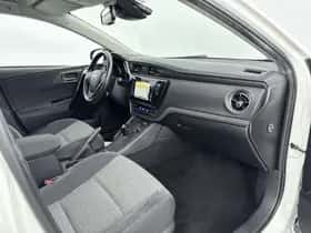Toyota Auris (2018) thumbnail 6
