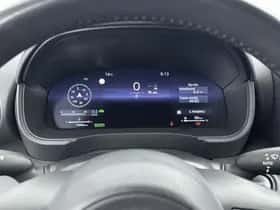 Toyota Yaris (2024) thumbnail 5