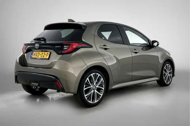 Toyota Yaris (2025) thumbnail 2