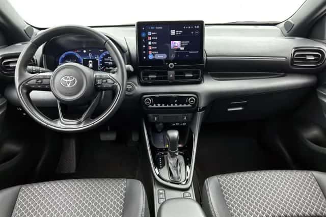 Toyota Yaris (2025) thumbnail 4