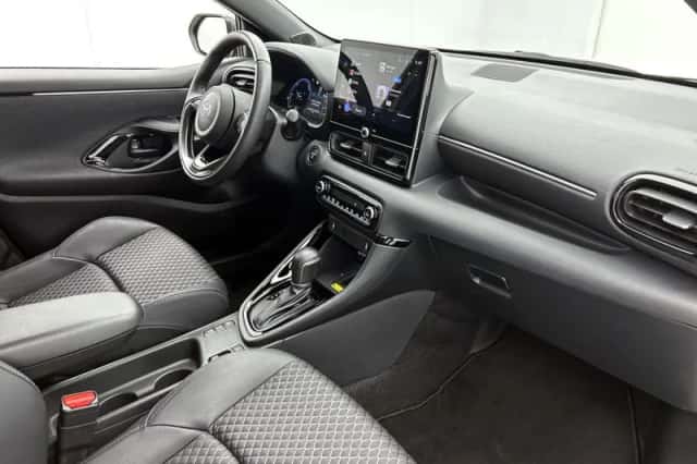Toyota Yaris (2025) thumbnail 6