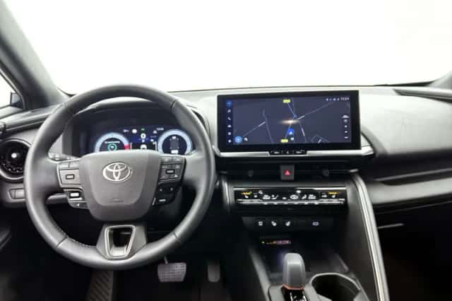 Toyota C-HR (2025) thumbnail 4