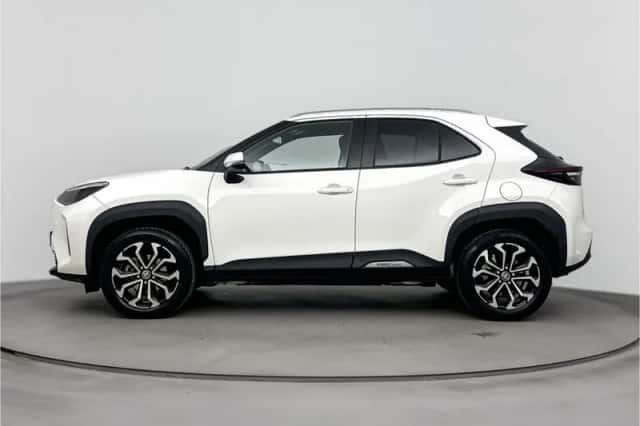 Toyota Yaris_Cross (2022) thumbnail 3