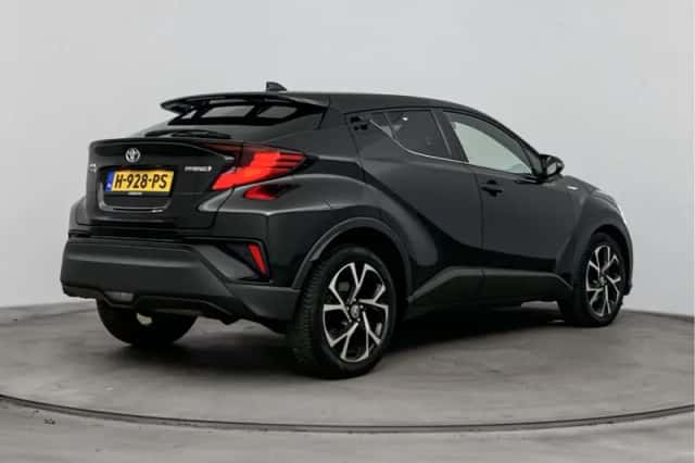 Toyota C-HR (2020) thumbnail 2