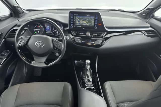 Toyota C-HR (2020) thumbnail 4