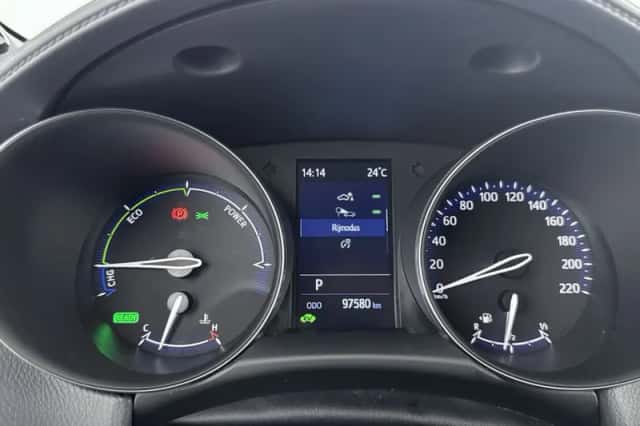 Toyota C-HR (2020) thumbnail 5