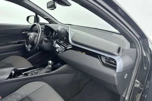 Toyota C-HR (2020) thumbnail 6