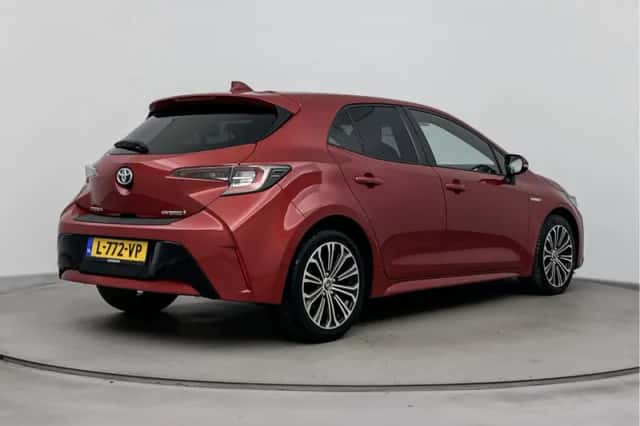 Toyota Corolla (2019) thumbnail 2