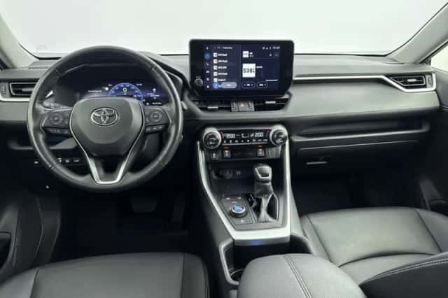 Toyota RAV4 (2024) thumbnail 4
