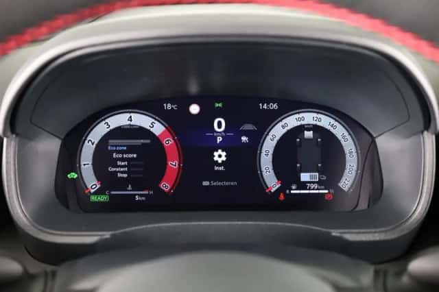Toyota Yaris (2025) thumbnail 6