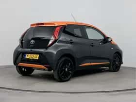 Toyota Aygo (2021) thumbnail 2
