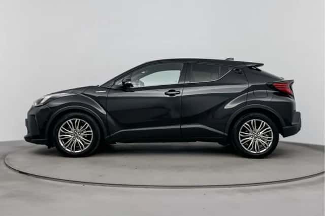 Toyota C-HR (2022) thumbnail 3