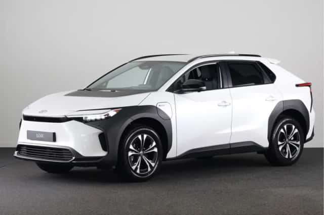Toyota bZ4X (2025) thumbnail 1