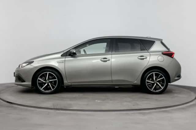 Toyota Auris (2018) thumbnail 3