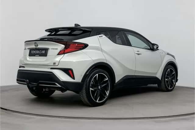 Toyota C-HR (2021) thumbnail 2