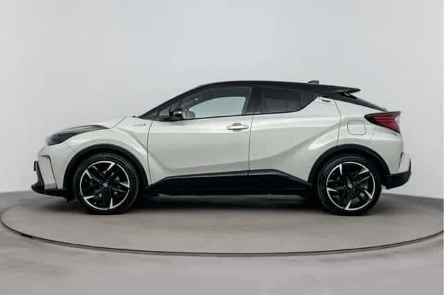 Toyota C-HR (2021) thumbnail 3
