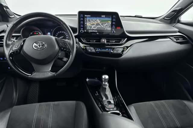 Toyota C-HR (2021) thumbnail 4