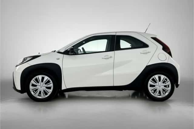 Toyota Aygo (2024) thumbnail 3