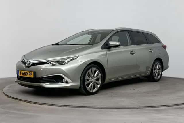 Toyota Auris (2017) thumbnail 1