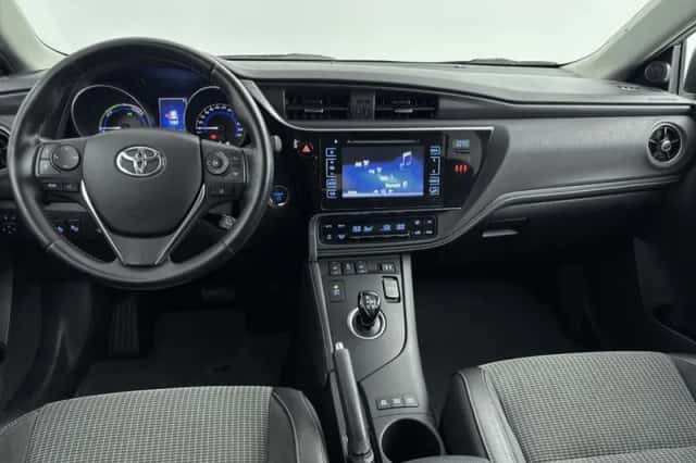 Toyota Auris (2017) thumbnail 6