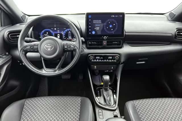 Toyota Yaris (2025) thumbnail 4