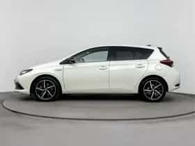 Toyota Auris (2018) thumbnail 3