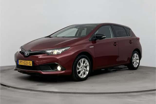 Toyota Auris (2017) thumbnail 1