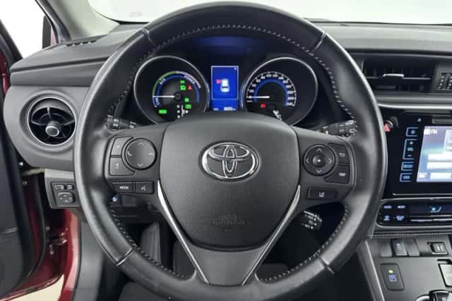 Toyota Auris (2017) thumbnail 6