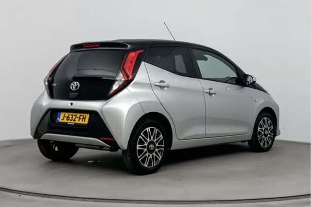 Toyota Aygo (2020) thumbnail 2