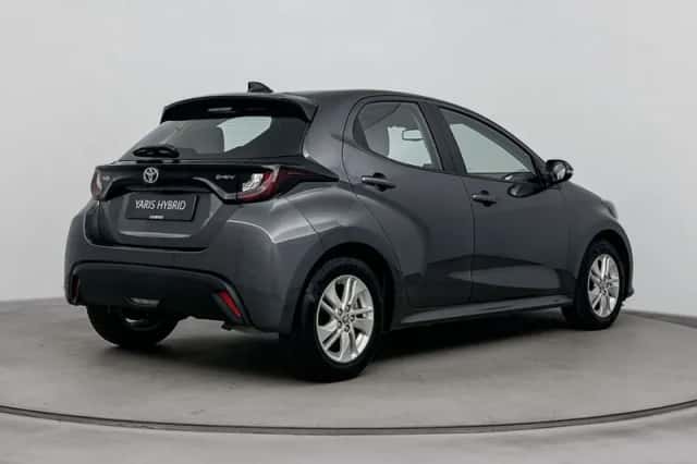 Toyota Yaris (2025) thumbnail 2