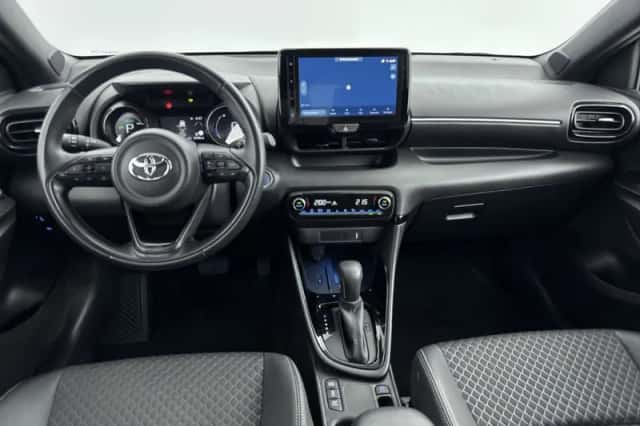 Toyota Yaris (2023) thumbnail 4