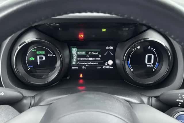 Toyota Yaris (2023) thumbnail 5