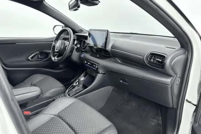 Toyota Yaris (2023) thumbnail 6