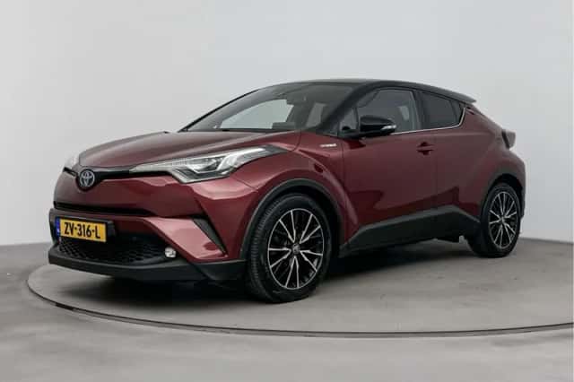 Toyota C-HR (2018) thumbnail 1