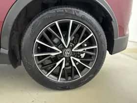 Toyota C-HR (2018) thumbnail 24