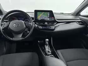 Toyota C-HR (2018) thumbnail 4