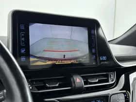 Toyota C-HR (2018) thumbnail 8
