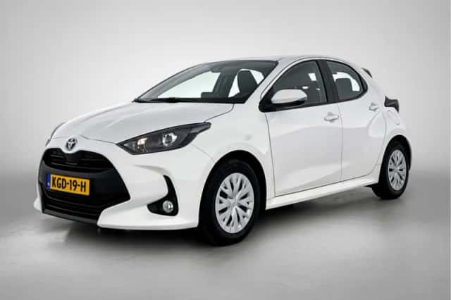 Toyota Yaris (2024) thumbnail 1