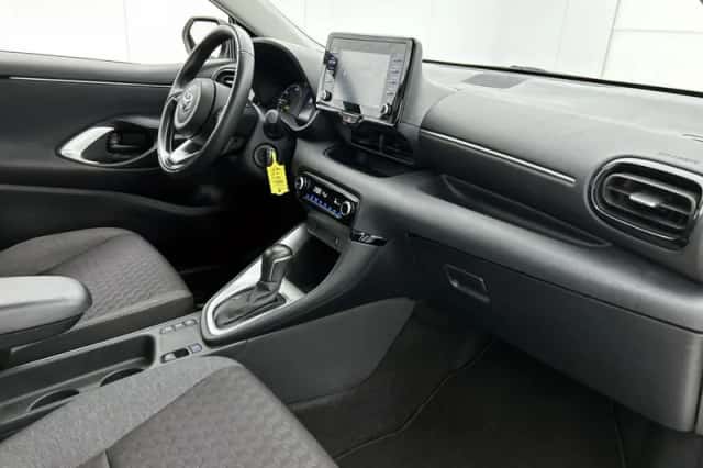 Toyota Yaris (2024) thumbnail 6