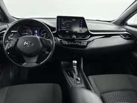 Toyota C-HR (2023) thumbnail 4