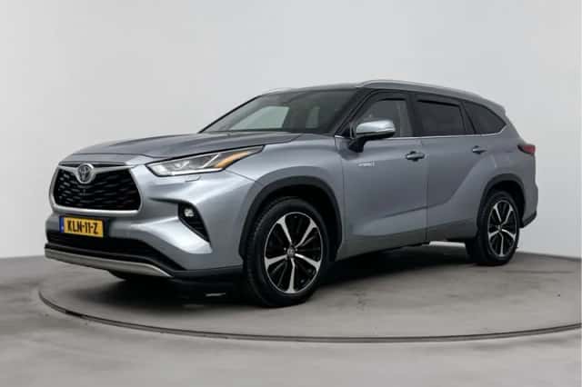 Toyota Highlander (2021) thumbnail 1